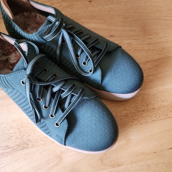 Traq by Alegria Magiq Platform Comfort  Slip Resistant Walking Sneaker 37/7 - Picture 8 of 10